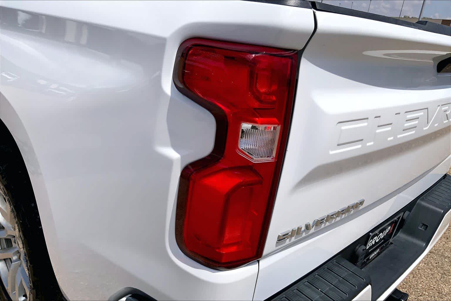Used 2020 Summit White Chevrolet RST image 29