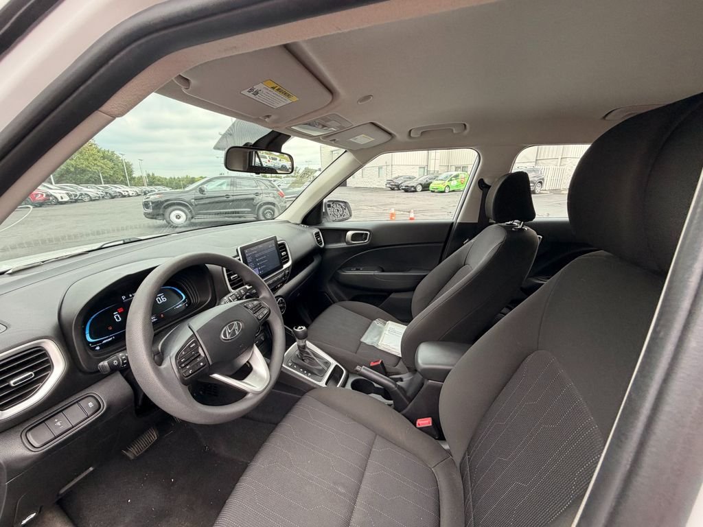 Used 2023 Ceramic White Hyundai SE image 6