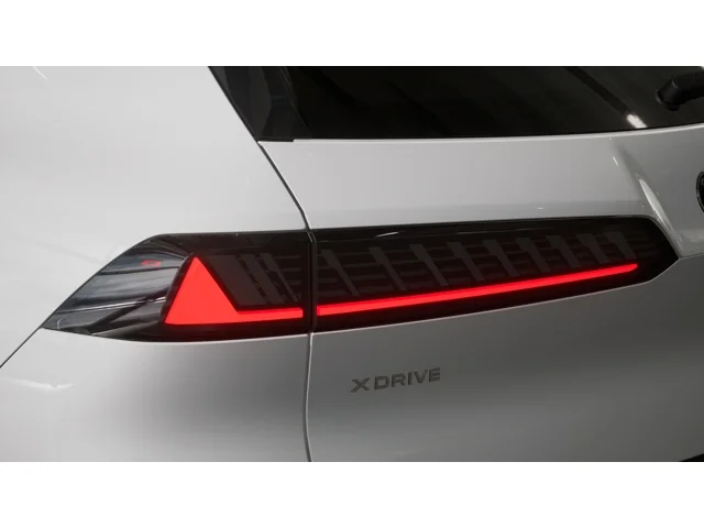 New 2027 Alpine White BMW  image 8
