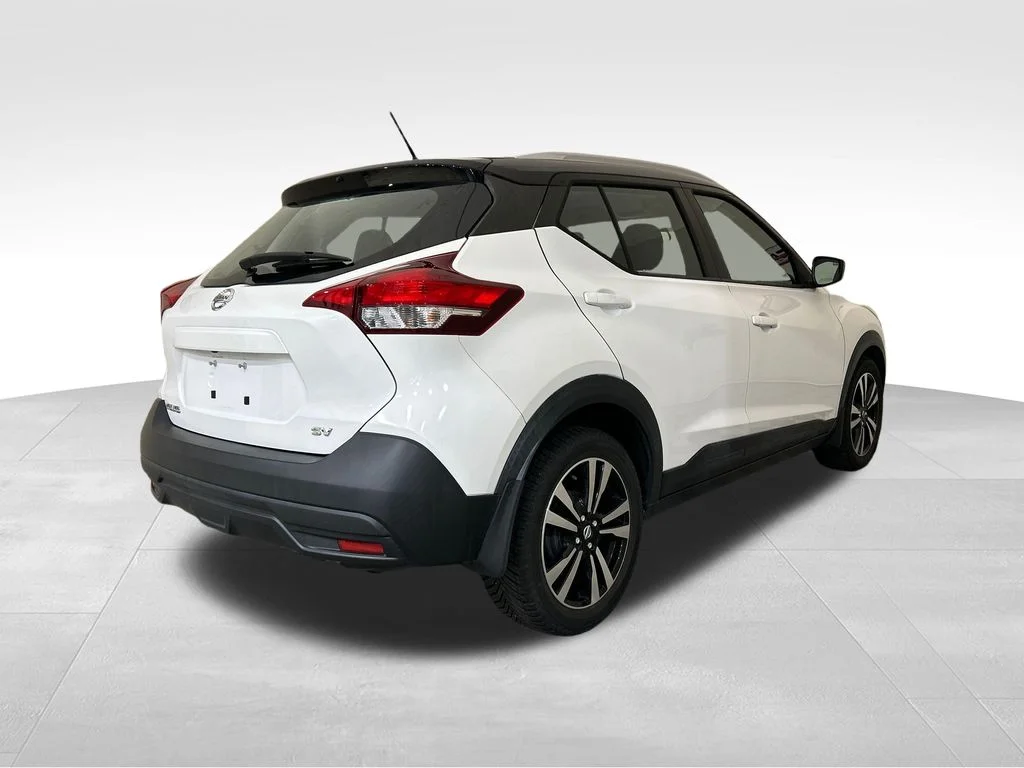 Used 2018 White Nissan SV image 5