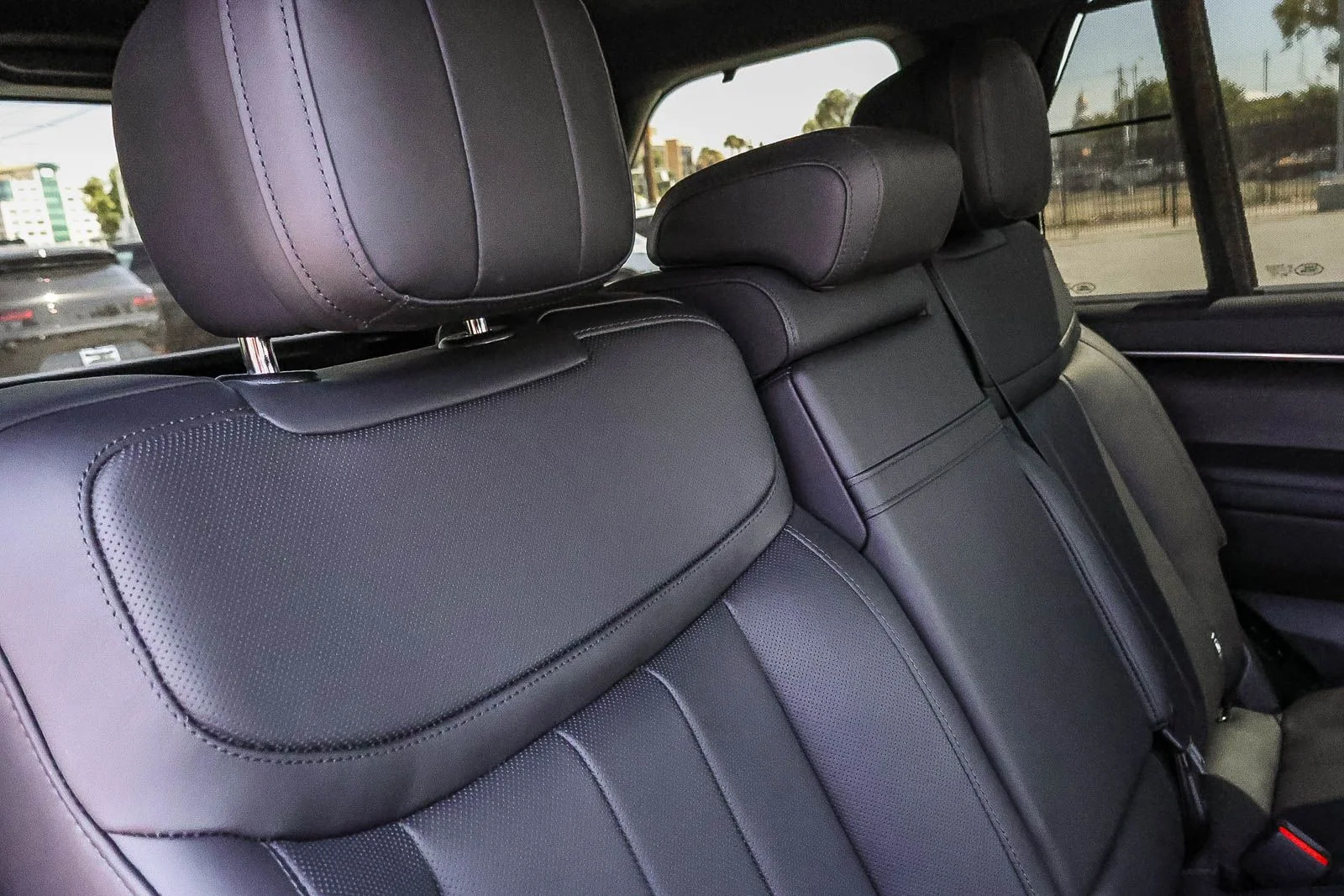 2026 Land Rover Range Rover SE - Photo 20