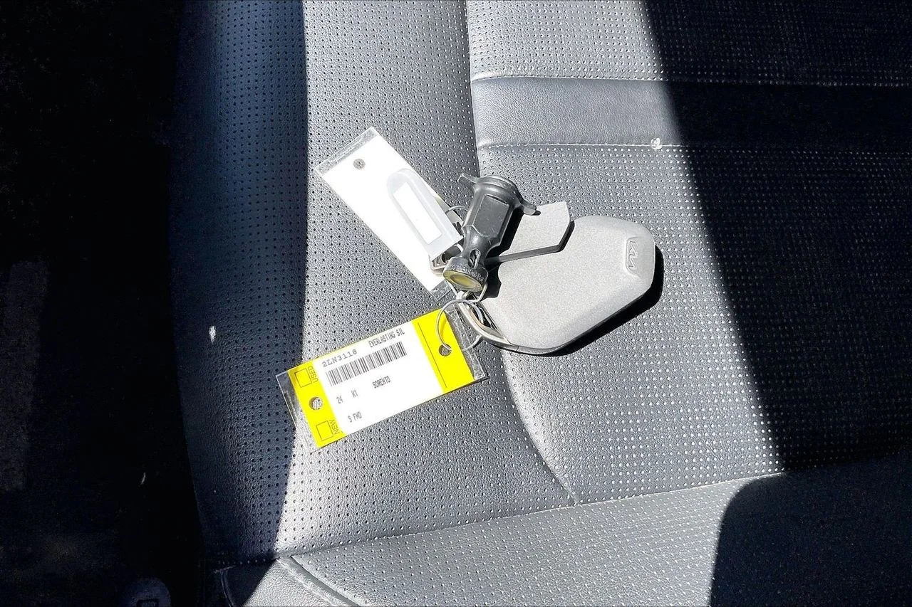 Certified Used 2024 Silver Kia S image 34
