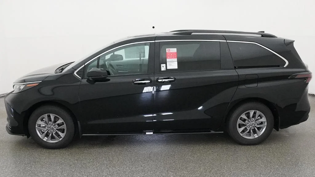 New 2026 Midnight Black Metallic Toyota XLE image 3