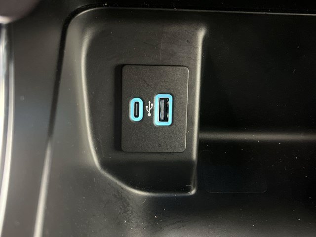 Used 2023 Oxford White Ford XLT image 33