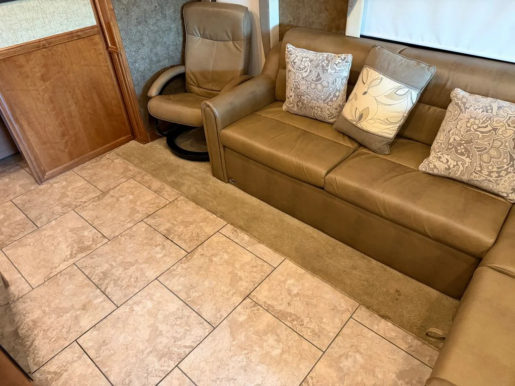Used 2014  Tiffin  image 112