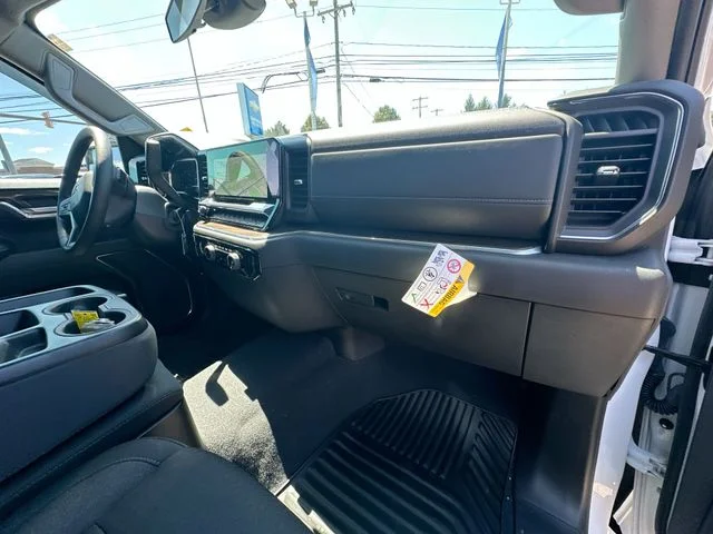 Used 2024 White Chevrolet LT image 31