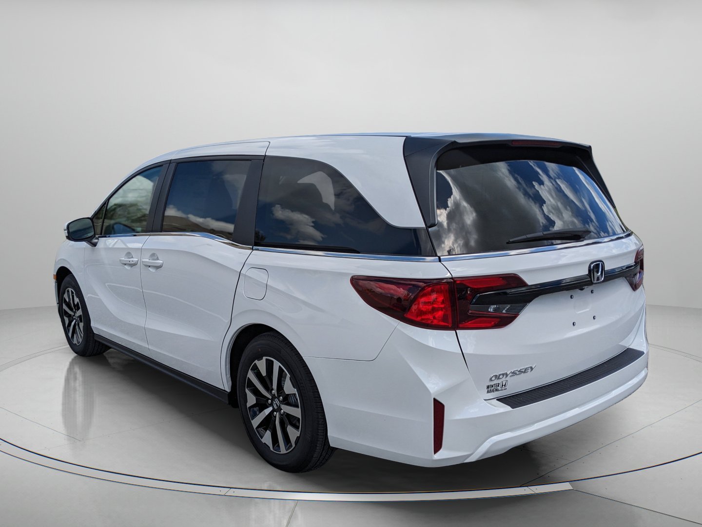New 2027 Platinum White Pearl Honda EX-L image 4