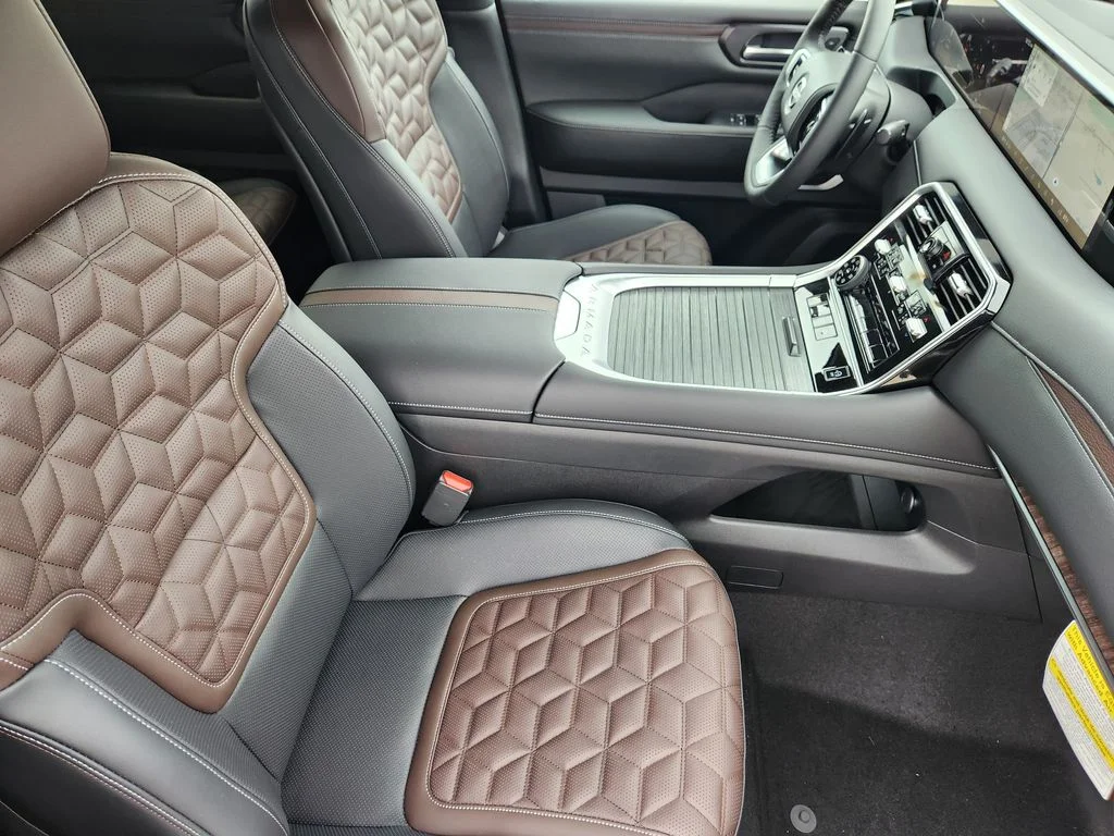 New 2026 Aspen White TriCoat Nissan Platinum image 11