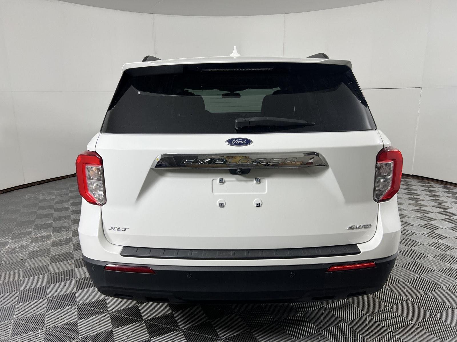 Used 2022 White Metallic Ford XLT image 9