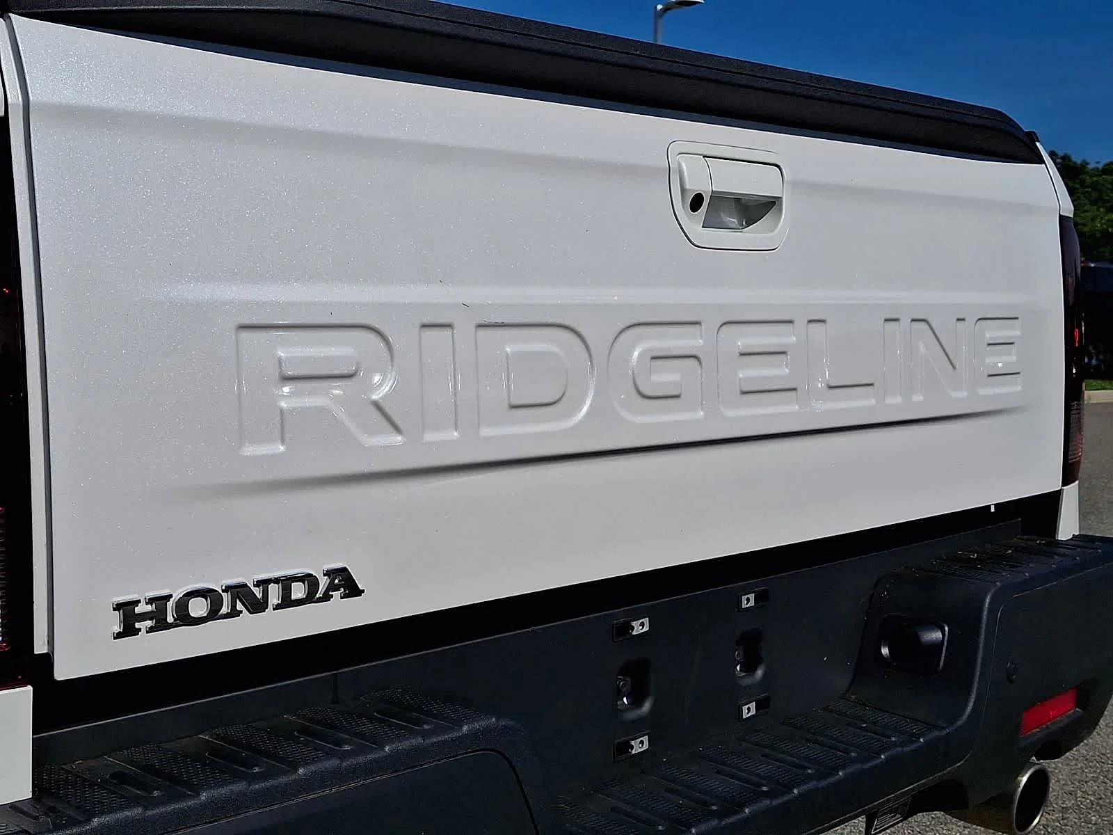 Used 2025 Platinum White Pearl Honda Black Edition image 31