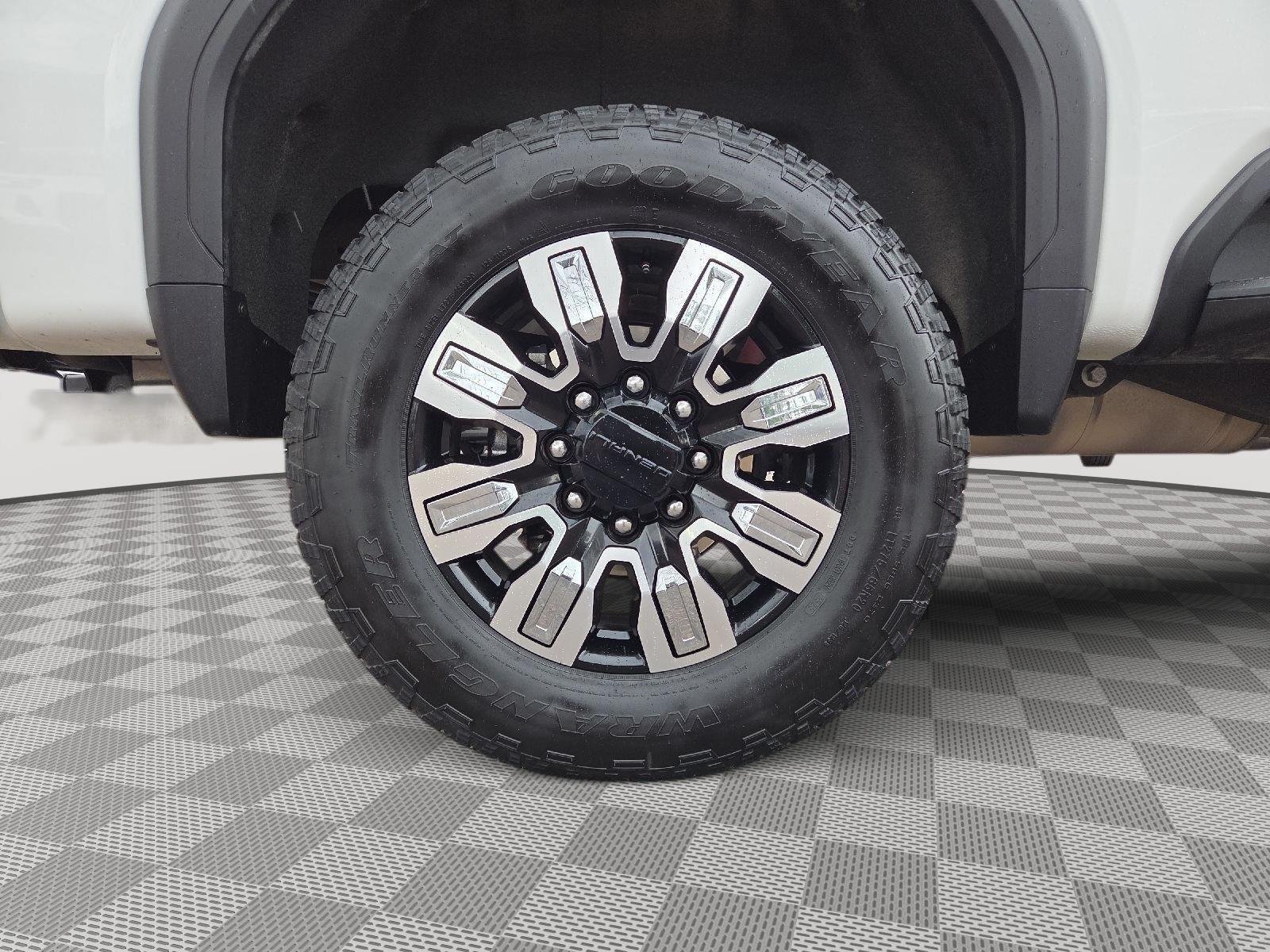 Used 2025 Summit White GMC Denali image 12