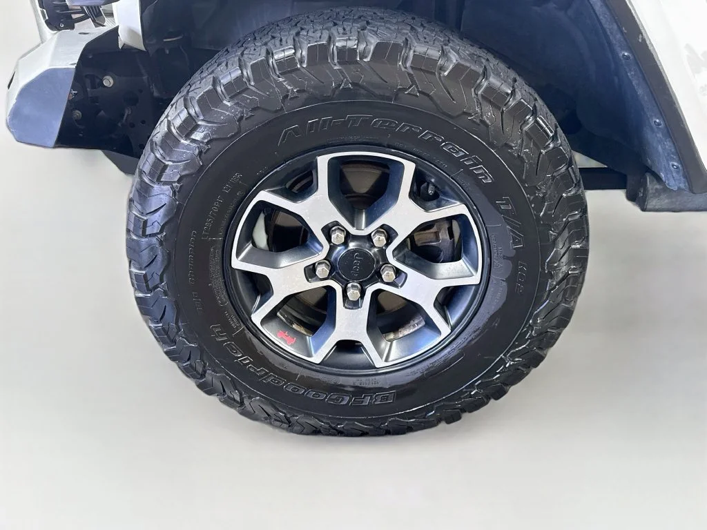 Used 2021 White Jeep Unlimited Rubicon image 40