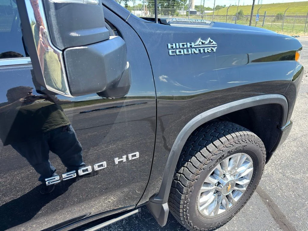 Used 2022 Black Chevrolet High Country image 12