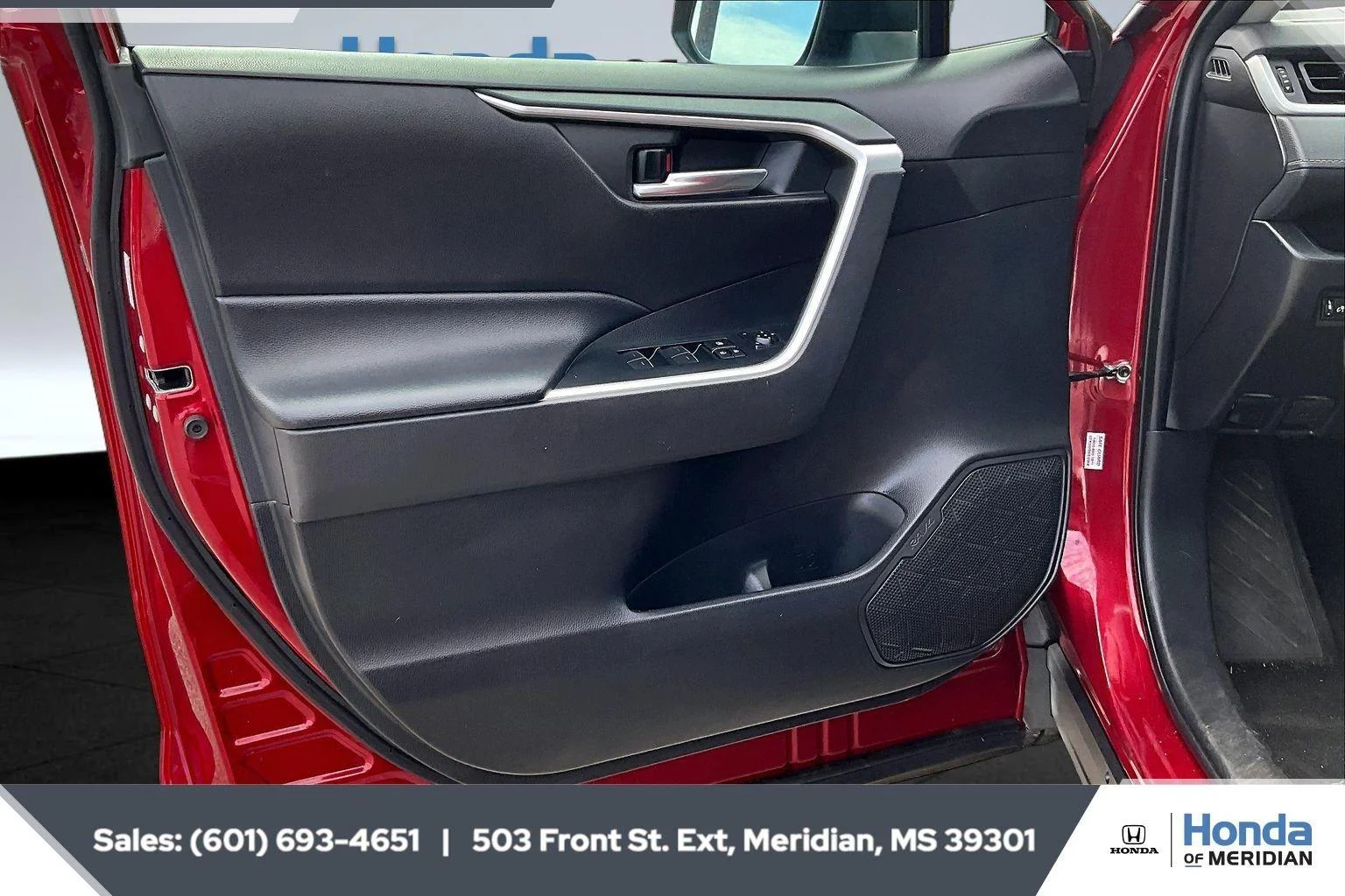 2022 Toyota RAV4 XLE - Photo 17