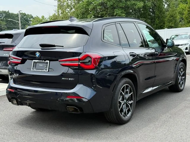 Used 2023 Carbon Black Metallic BMW xDrive30i image 4