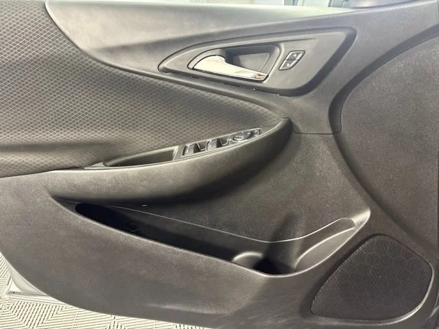 Used 2024 Sterling Gray Metallic Chevrolet 1LT image 17