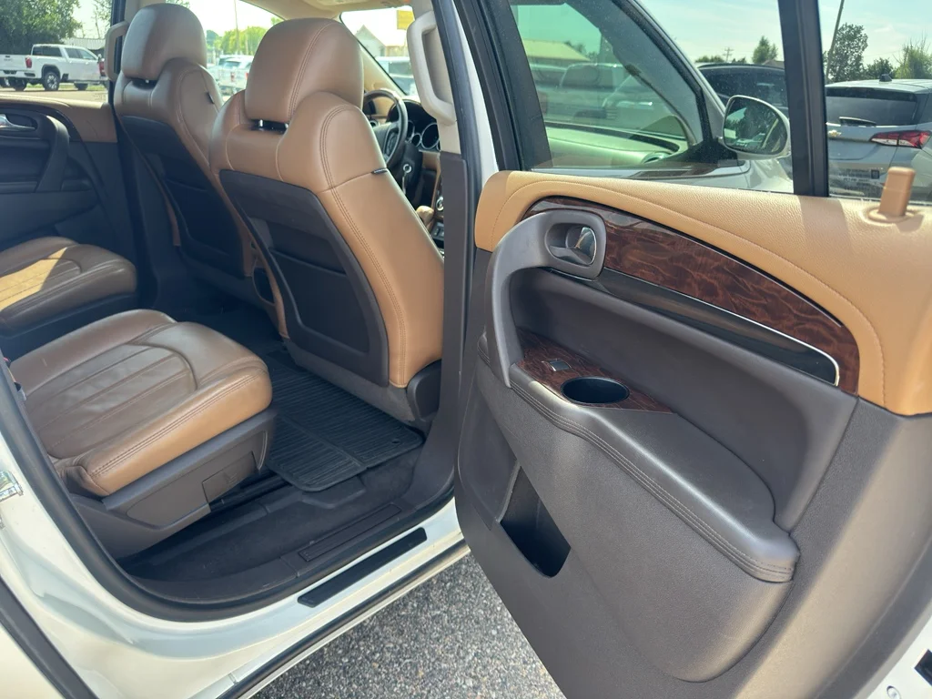 Used 2013 White Buick Leather image 16