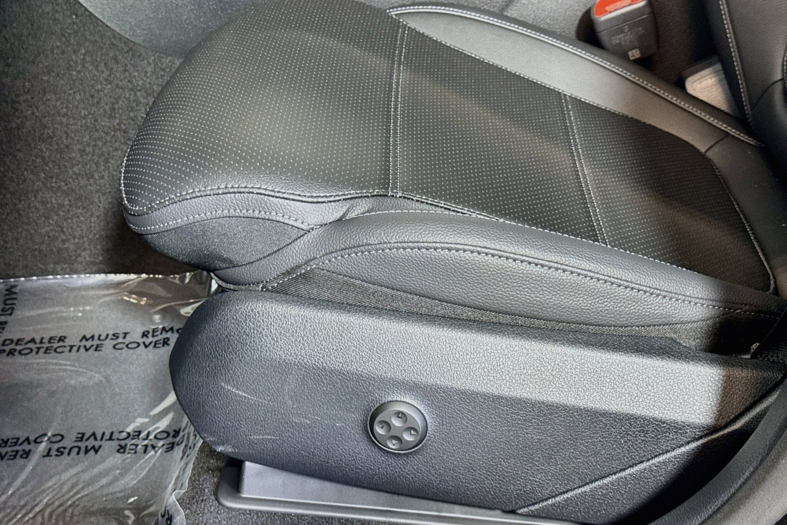 New 2026 Graphite Grey Metallic Mercedes-Benz GLC 300 image 17
