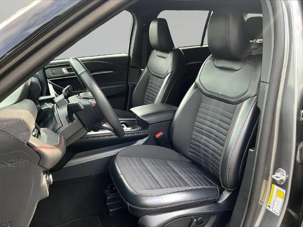 Used 2025 Gray Metallic Ford ST-Line image 22