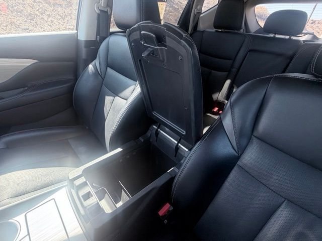 Used 2017 Gray Nissan Platinum image 18