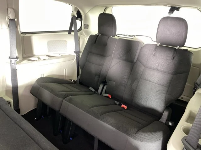 Used 2018 Blue Dodge SE image 30