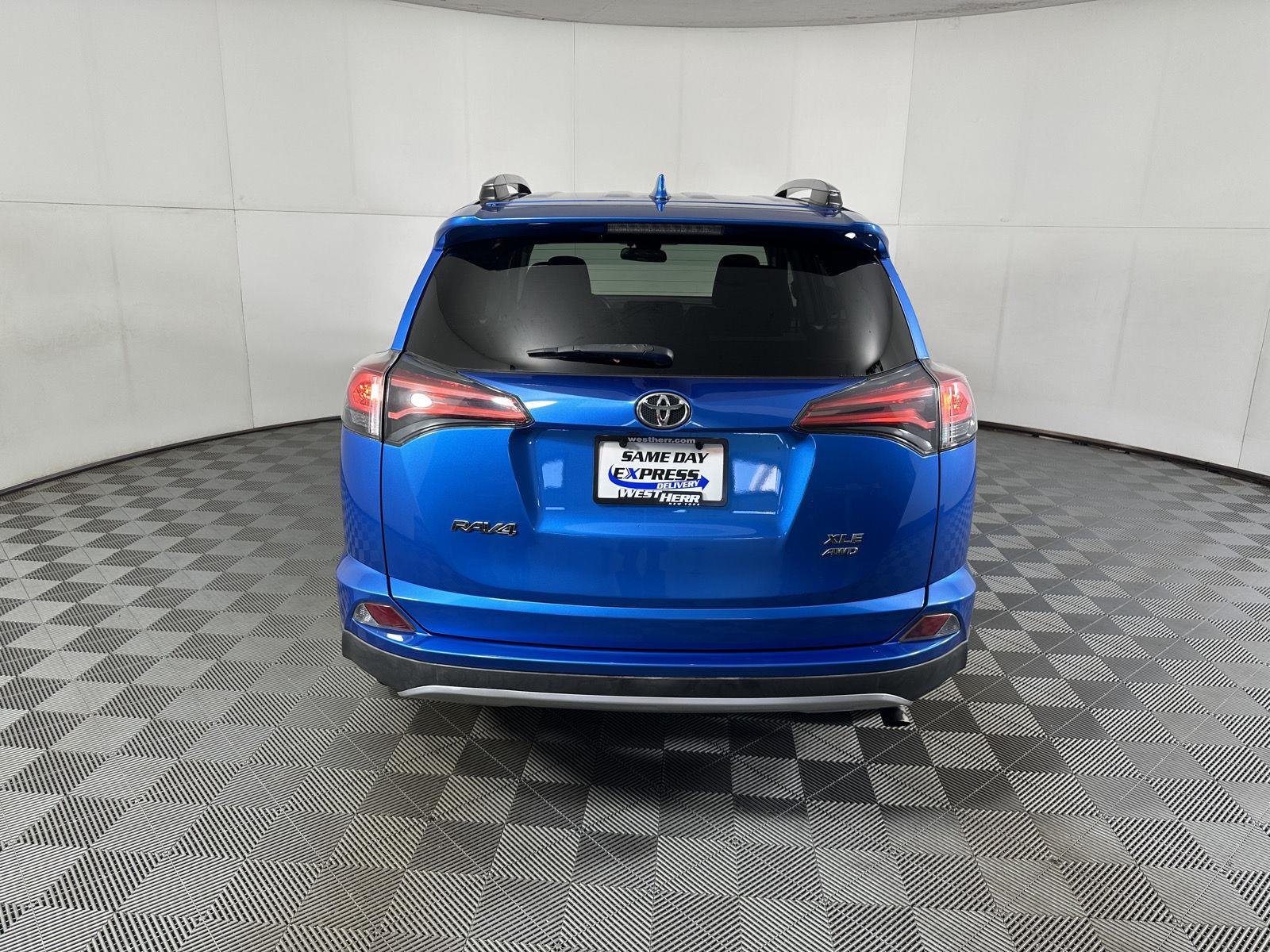 Used 2017 Electric Storm Blue Toyota XLE image 27