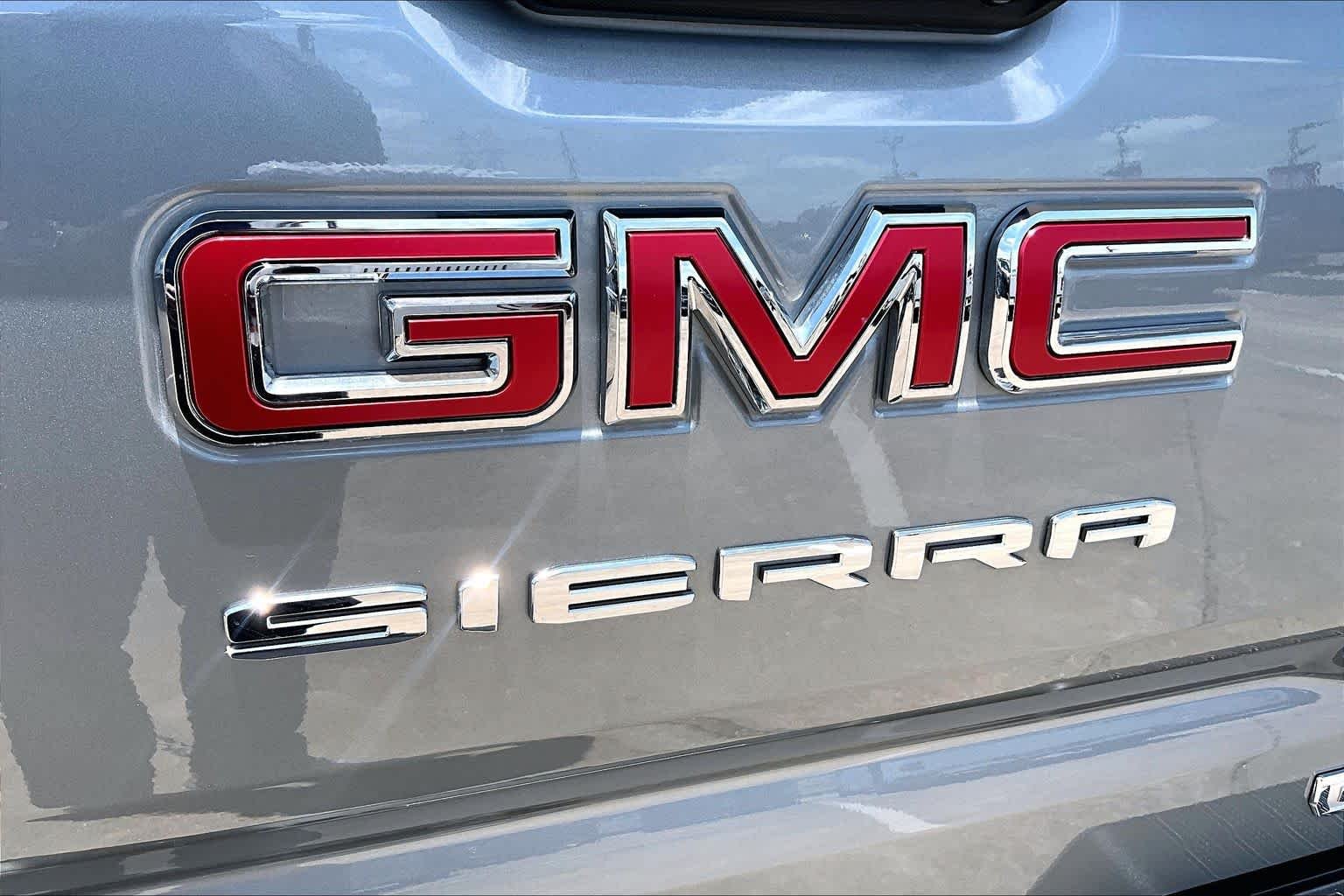 Used 2026 Sterling Metallic GMC Elevation image 31