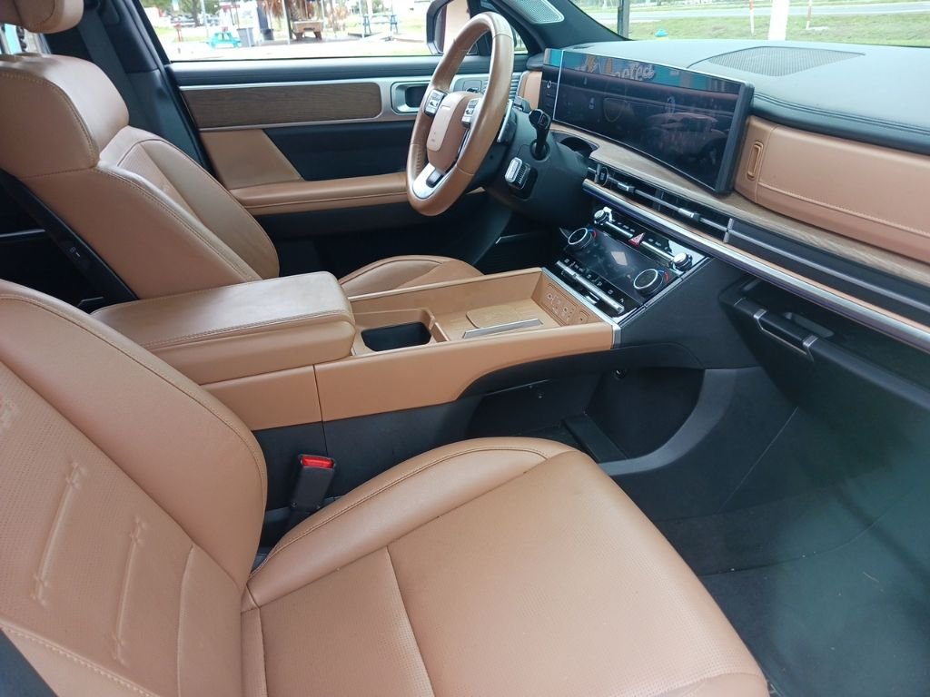 2025 Hyundai Santa Fe Limited - Photo 15