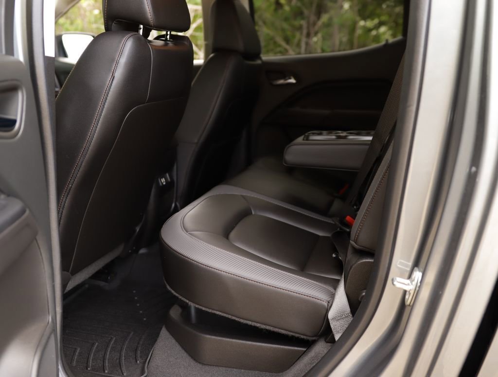 Used 2022 Satin Steel Metallic GMC AT4 - Leather image 26