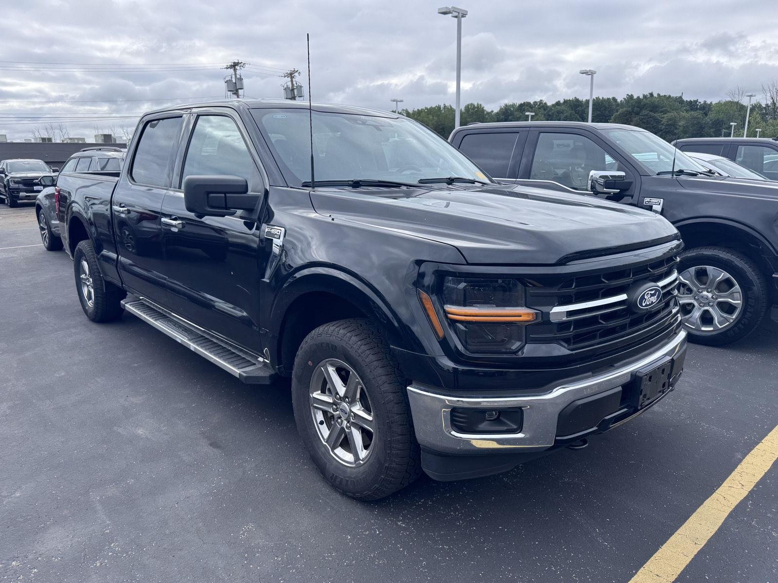 Used 2024 Agate Black Ford  image 3