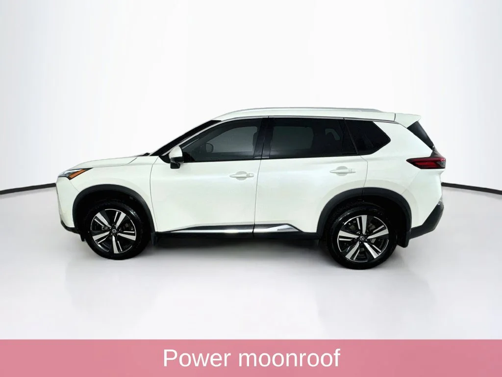 Used 2021 White Nissan SL image 4