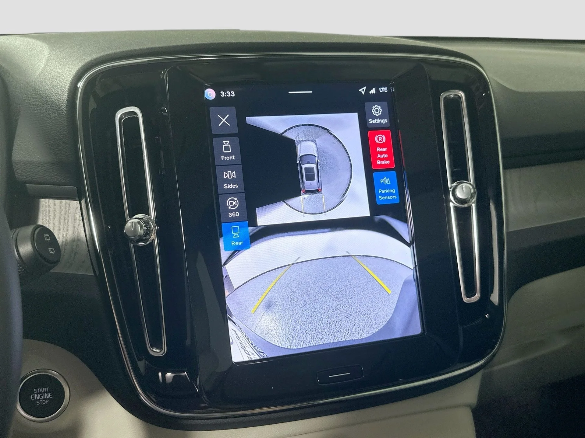 2026 Volvo XC40 Plus - Photo 13