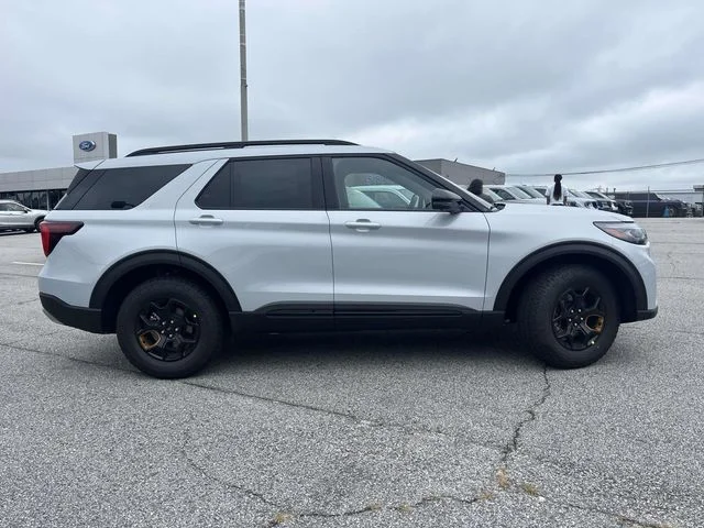 New 2026 Space White Metallic Ford Tremor® image 2