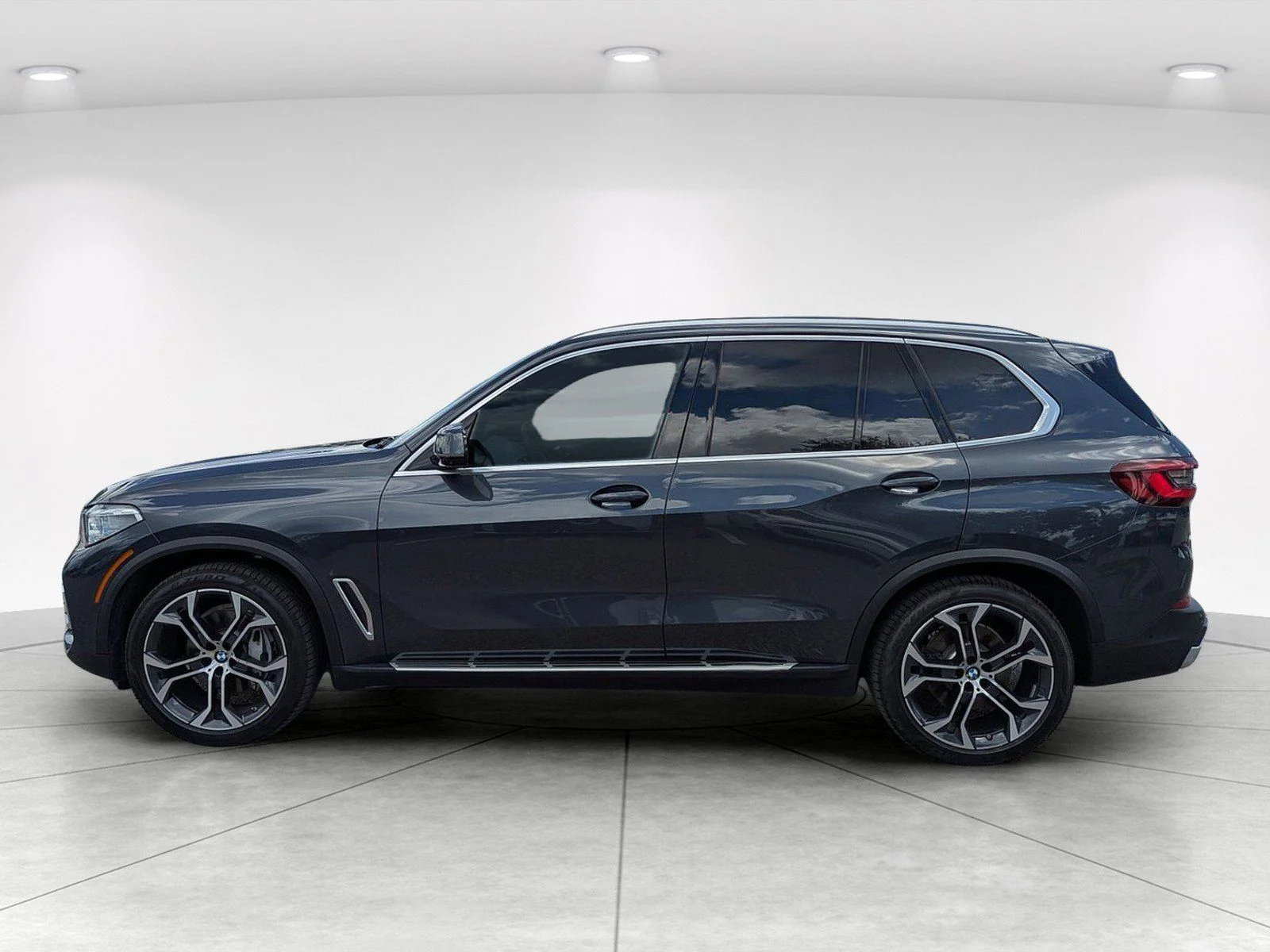 Used 2020 Arctic Grey Metallic BMW sDrive40i image 4