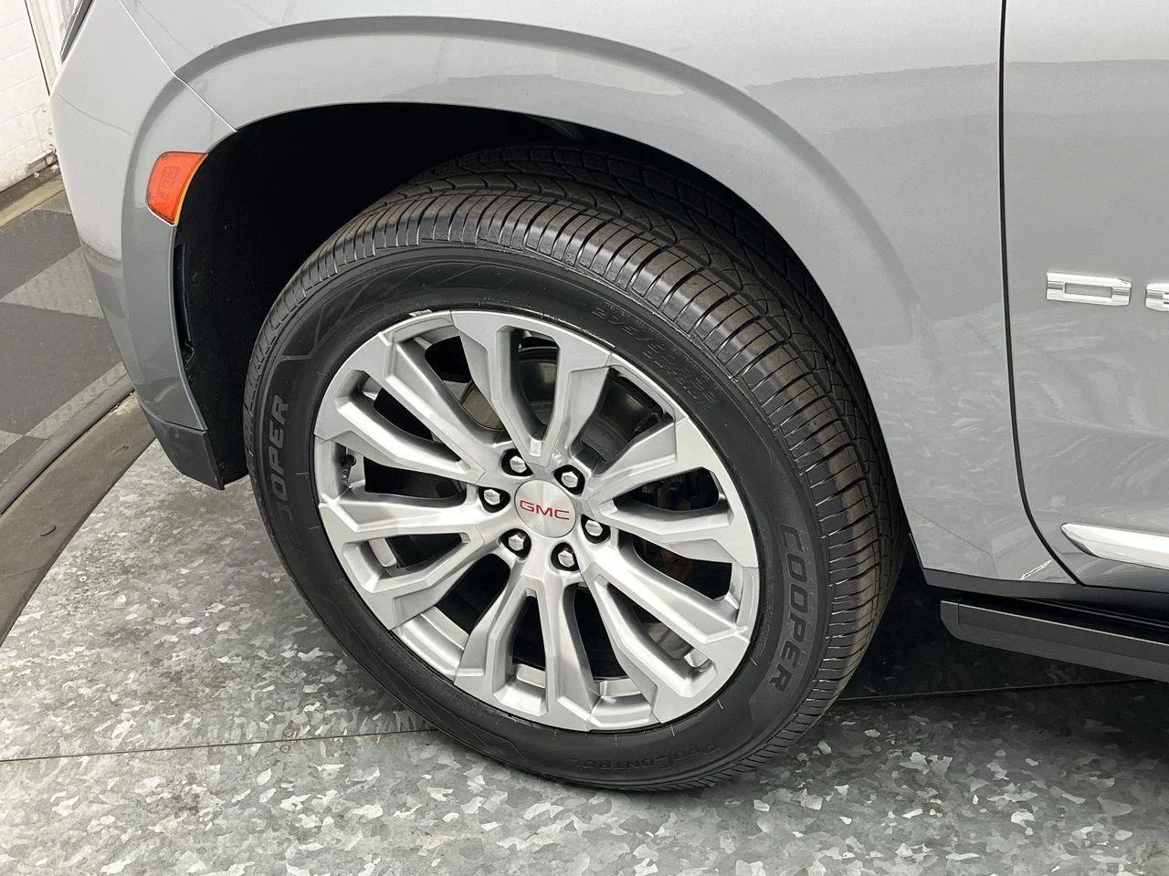 2023 GMC Yukon XL Denali - Photo 39