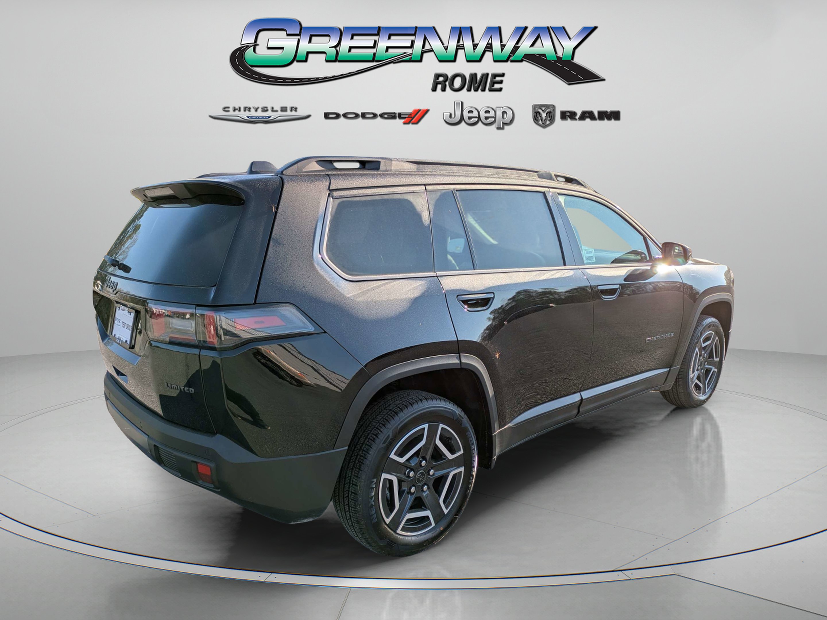 New 2026 Diamond Black Crystal Pearlcoat Jeep Limited image 4