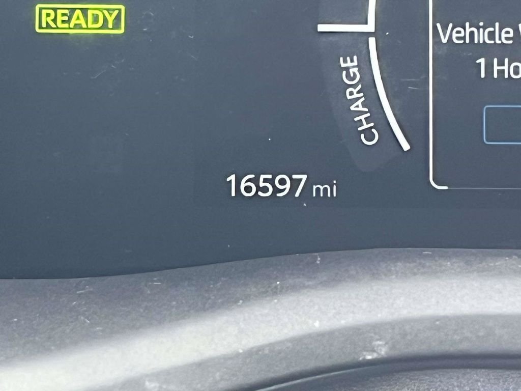 Used 2025 White Toyota SE image 17