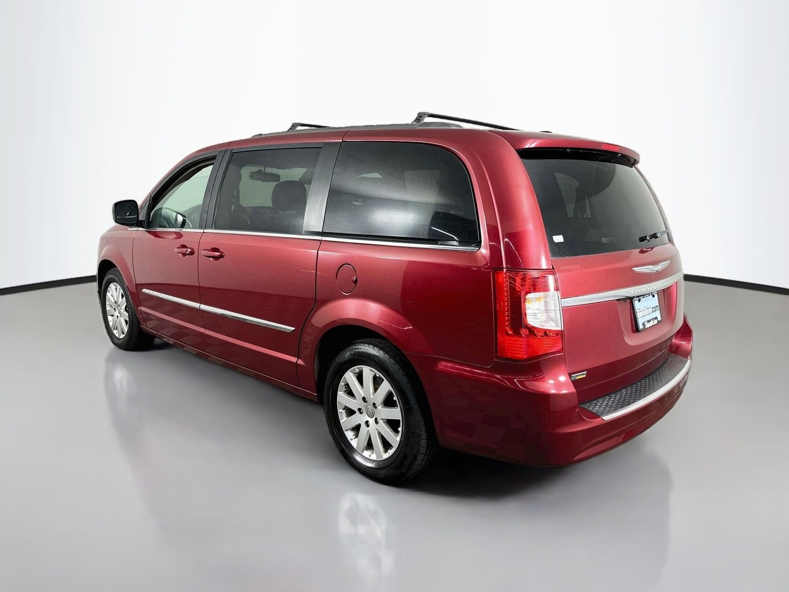 Used 2016 Deep Cherry Red Crystal Pearlcoat Chrysler Touring image 5