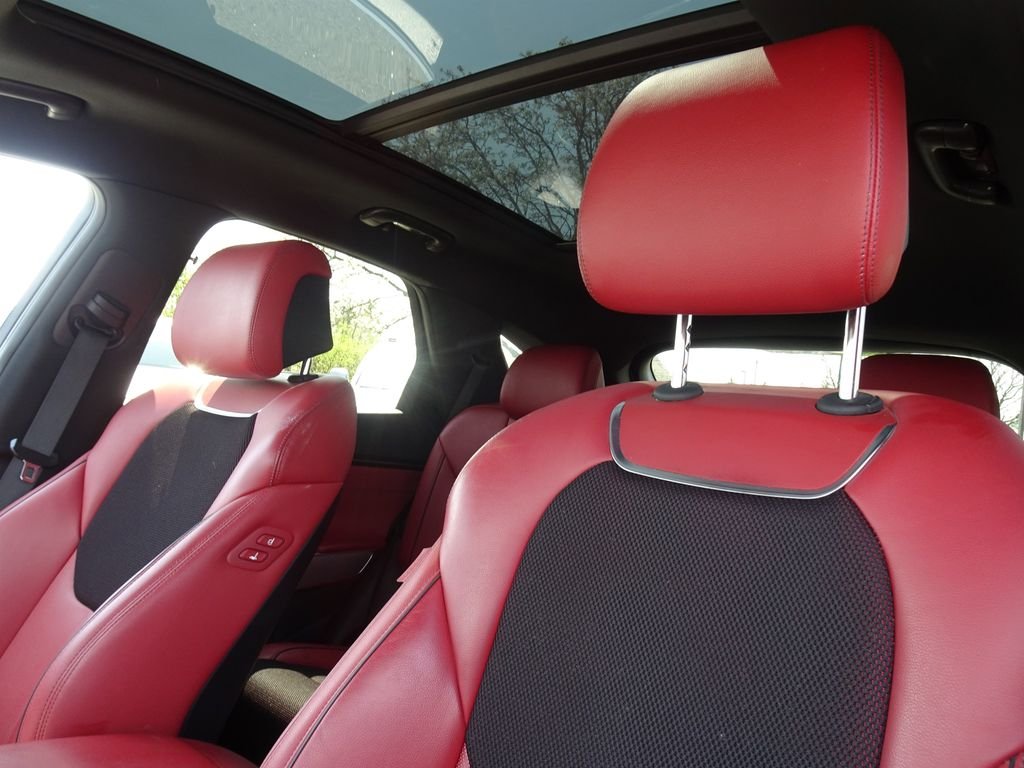 Used 2022 White Genesis 3.5T Sport image 12