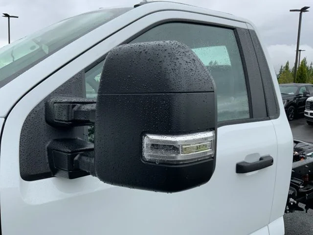 2025 Ford F-350 Super Duty Chassis Cab XLT - Photo 7