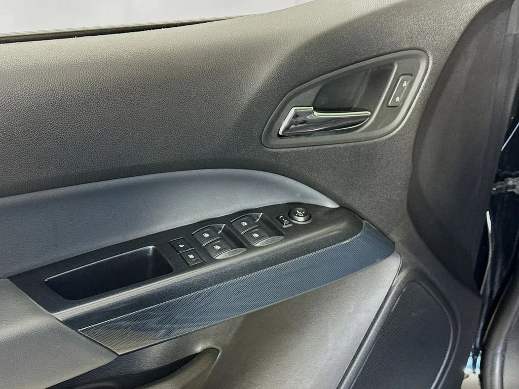 Used 2021 Black Chevrolet 4WD Z71 image 20