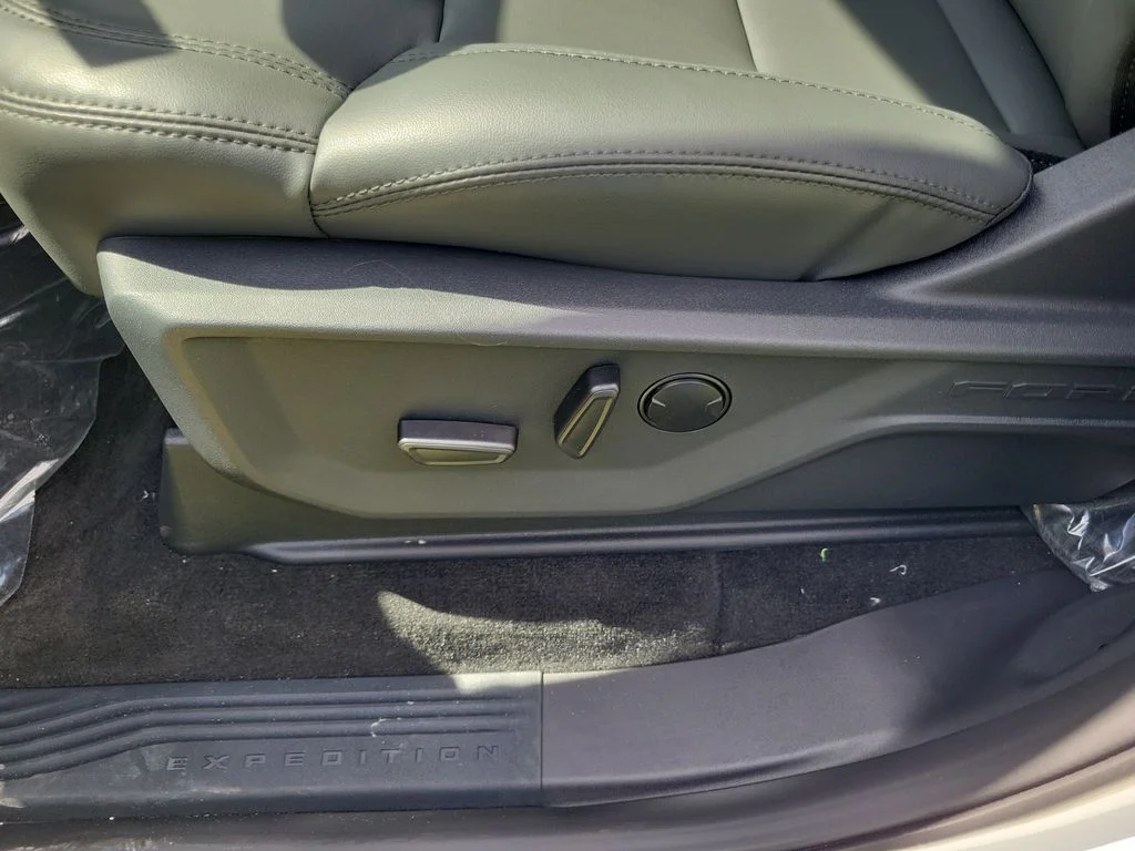 New 2027 Star White Metallic Tri-Coat Ford Active image 20