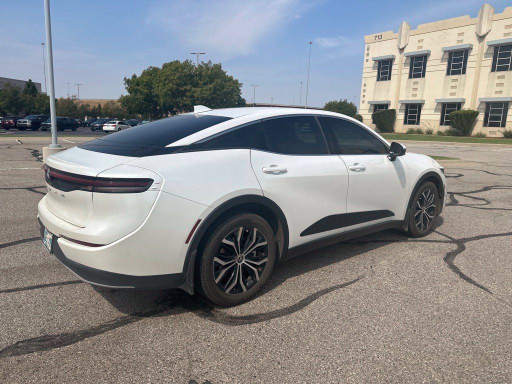Used 2023 White Toyota XLE image 5