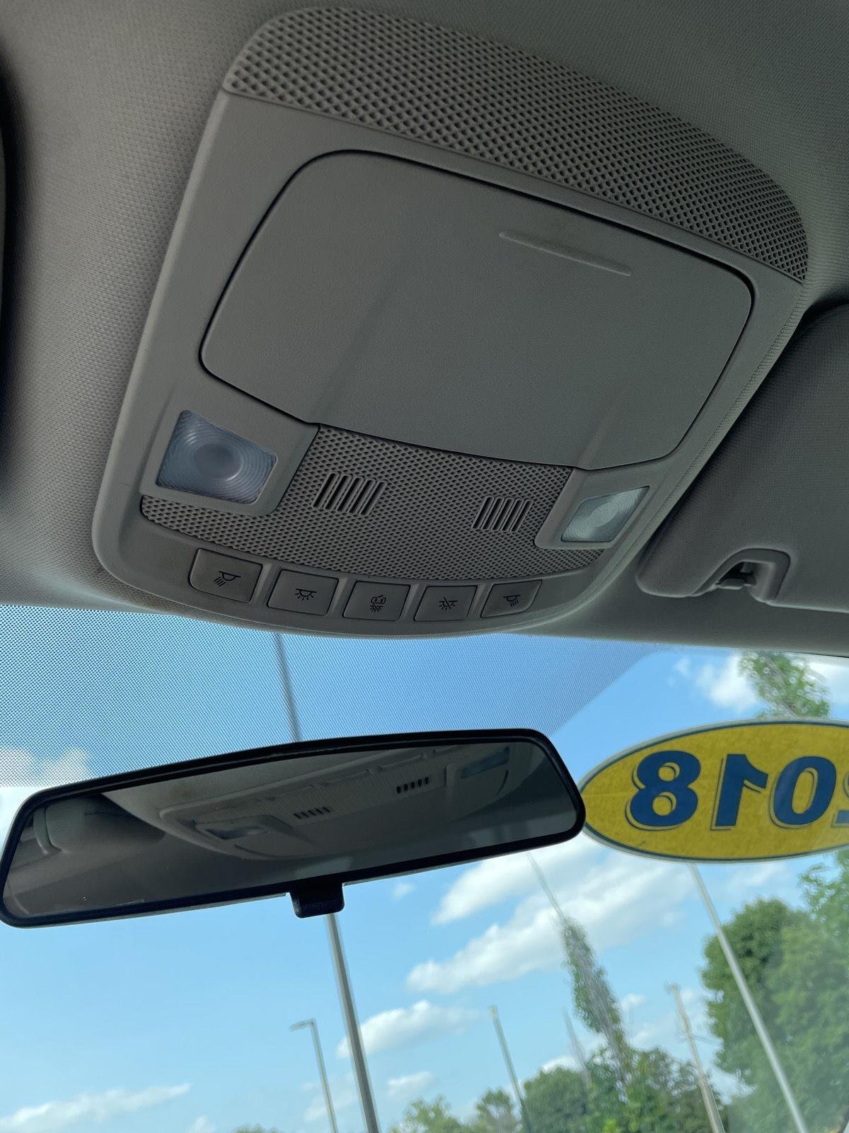 Used 2018 Oxford White Ford SE image 24
