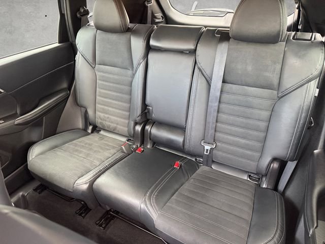 Used 2022 Mercury Gray Metallic Mitsubishi SE image 23