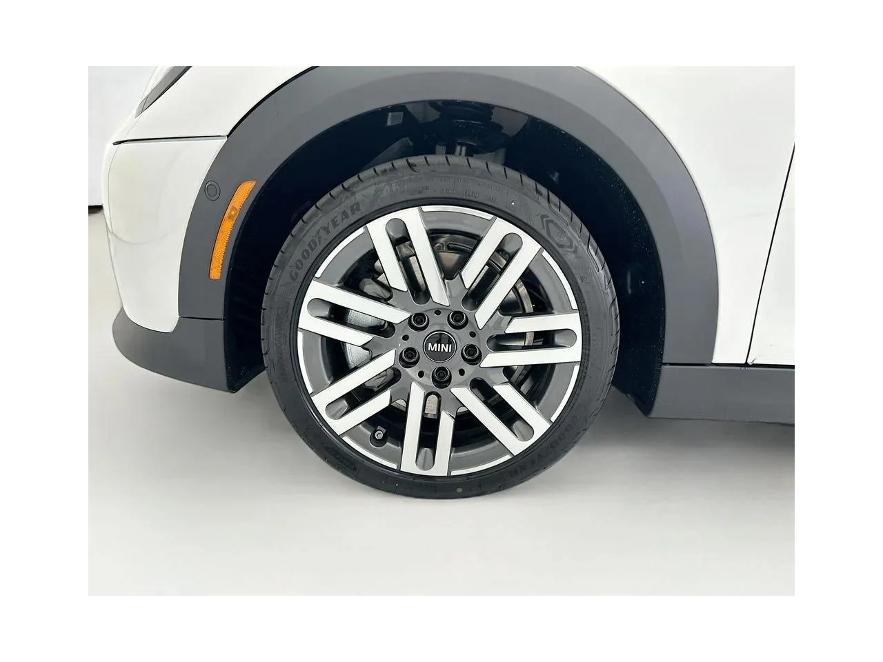 New 2026 Nanuq White Metallic MINI SIGNATURE PLUS image 29