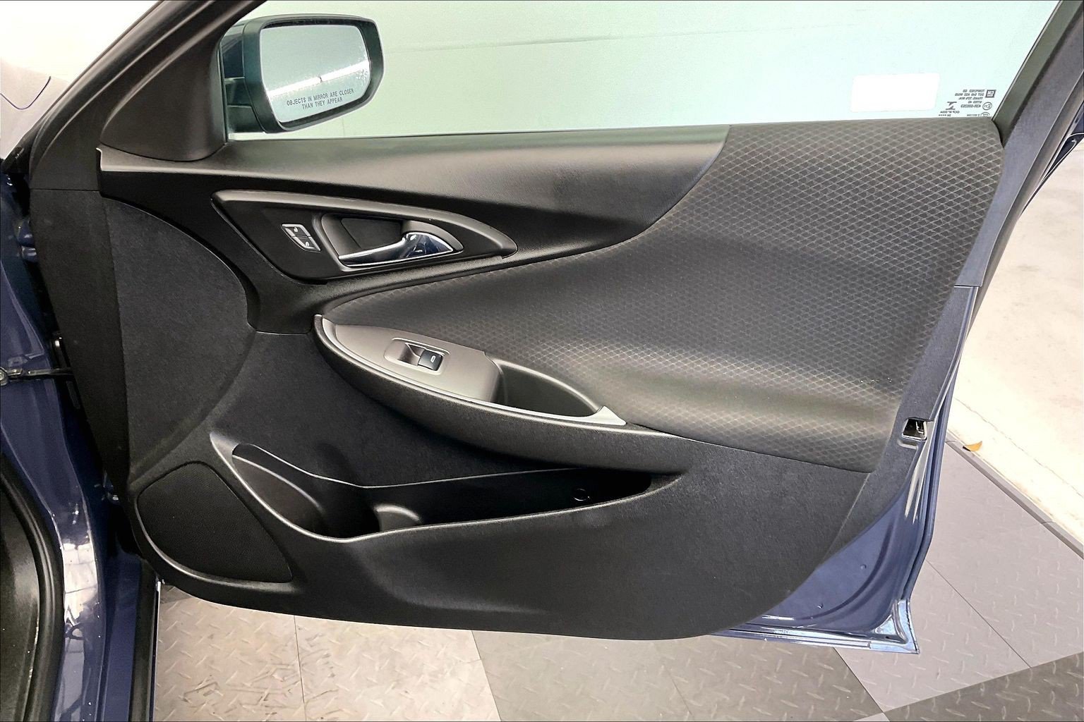 Used 2025 Night Shade Metallic Chevrolet LT image 26