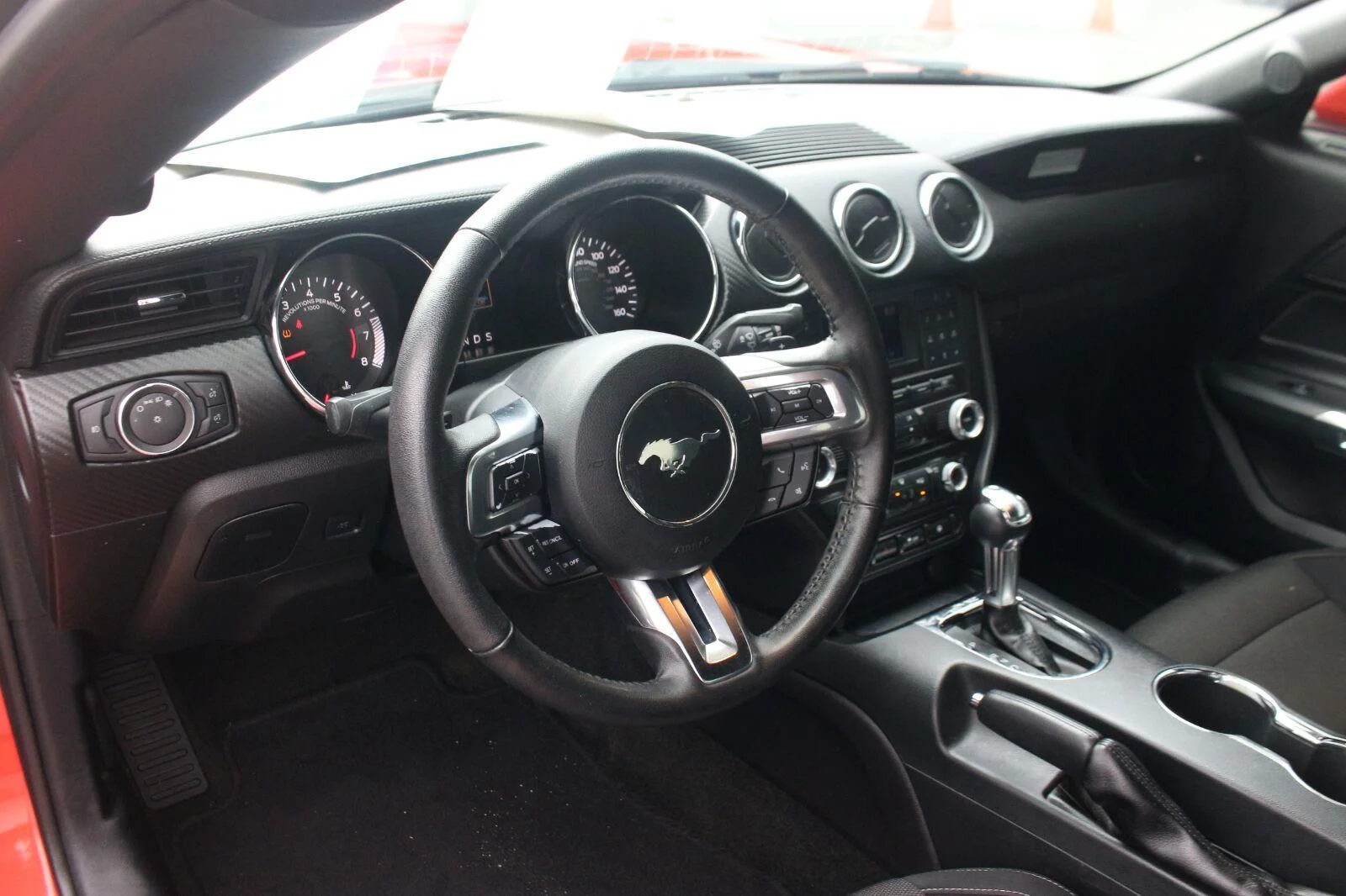 Used 2016  Ford V6 image 15