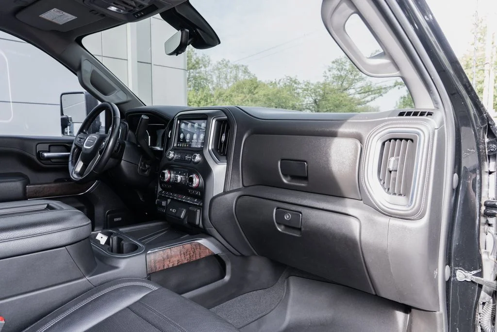 Used 2020 Black GMC Denali image 30