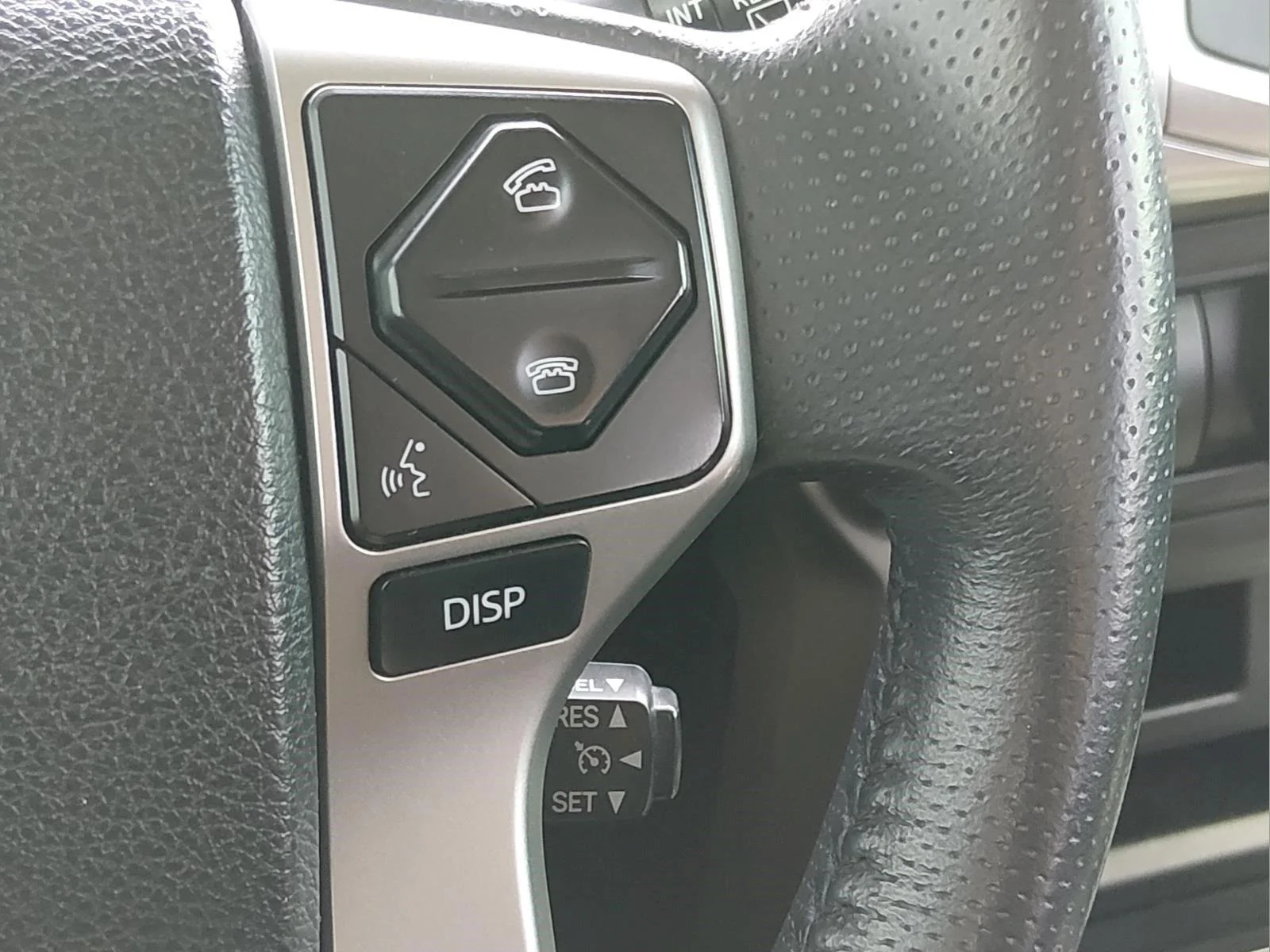 Used 2019 Super White Toyota SR5 image 29